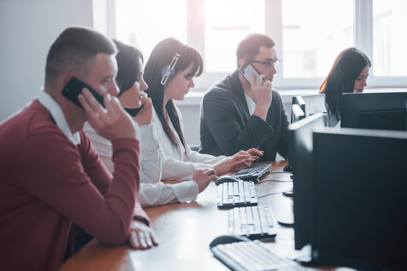 Contact and support team