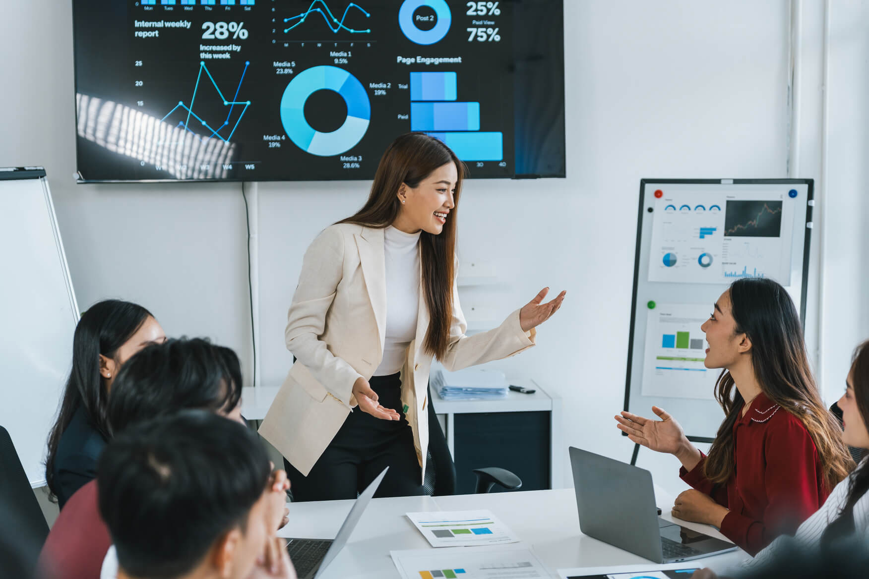 Professional instructor teaching data analysis
